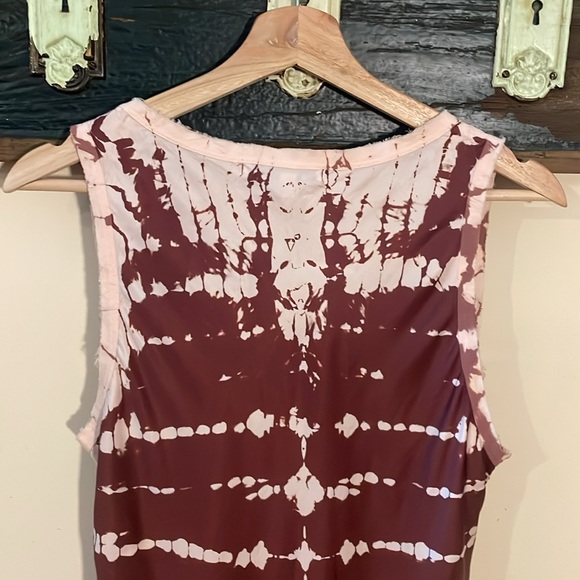 Young Fabulous and Broke Tye-Dye like Tank Top Blouse Size Medium - Picture 13 of 15